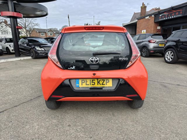 Toyota AYGO 1.0 VVT-i x-cite Euro 5 5dr Euro 5 (2015) - Picture 18