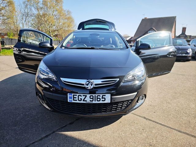 Vauxhall Astra GTC 1.4i Turbo SRi Euro 6 (s/s) 3dr (2017) - Picture 17