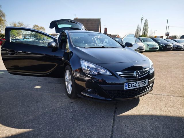 Vauxhall Astra GTC 1.4i Turbo SRi Euro 6 (s/s) 3dr (2017) - Picture 18