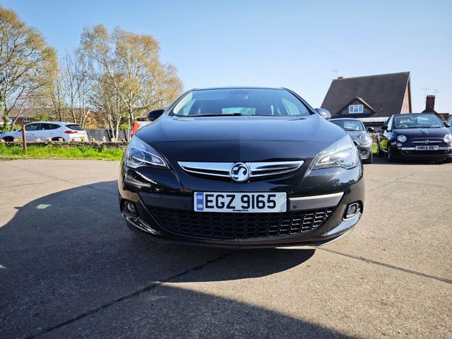 Vauxhall Astra GTC 1.4i Turbo SRi Euro 6 (s/s) 3dr (2017) - Picture 2
