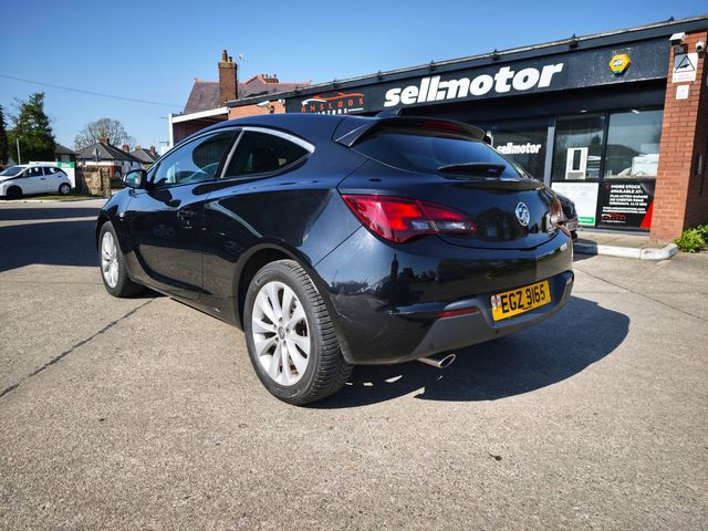 Vauxhall Astra GTC 1.4i Turbo SRi Euro 6 (s/s) 3dr (2017) - Picture 7