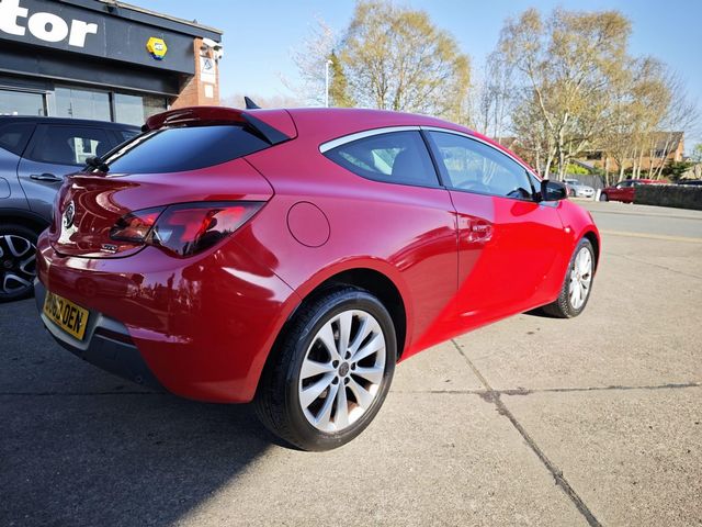 Vauxhall Astra GTC 2.0 CDTi SRi Euro 5 (s/s) 3dr (2013) - Picture 14