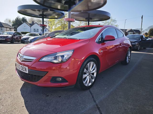 Vauxhall Astra GTC 2.0 CDTi SRi Euro 5 (s/s) 3dr (2013) - Picture 3
