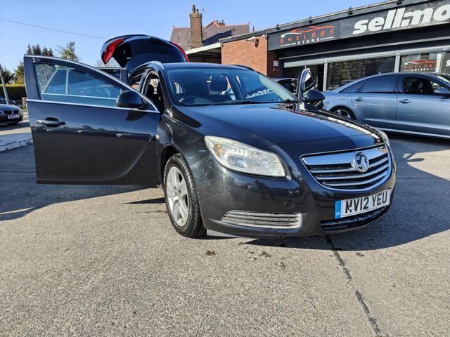 Vauxhall Insignia 2.0 CDTi ecoFLEX Exclusiv Nav Sports Tourer Euro 5 (s/s) 5dr (2012) - Picture 10