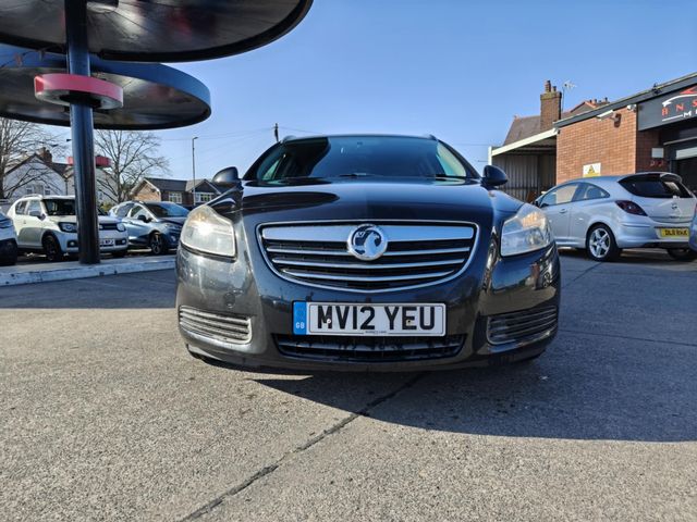 Vauxhall Insignia 2.0 CDTi ecoFLEX Exclusiv Nav Sports Tourer Euro 5 (s/s) 5dr (2012) - Picture 11