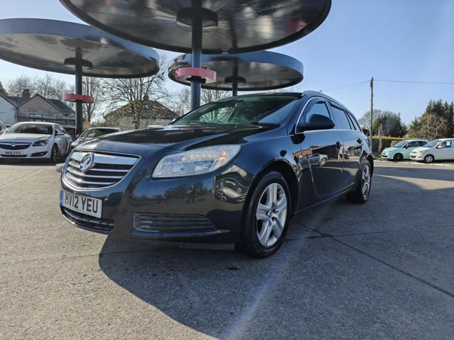 Vauxhall Insignia 2.0 CDTi ecoFLEX Exclusiv Nav Sports Tourer Euro 5 (s/s) 5dr (2012) - Picture 5