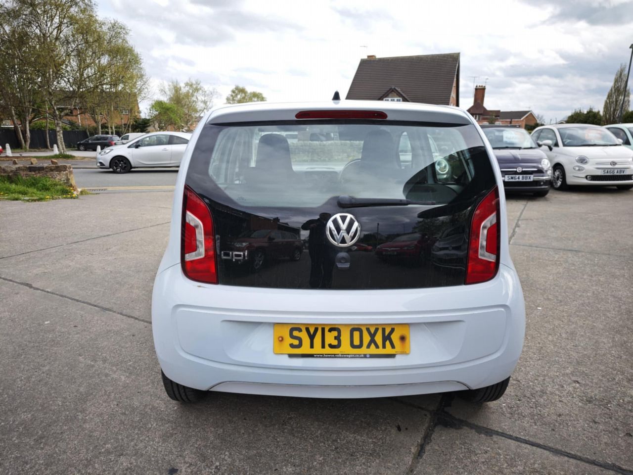 Volkswagen up! 1.0 Take up! Euro 5 5dr - Picture 10 of 27