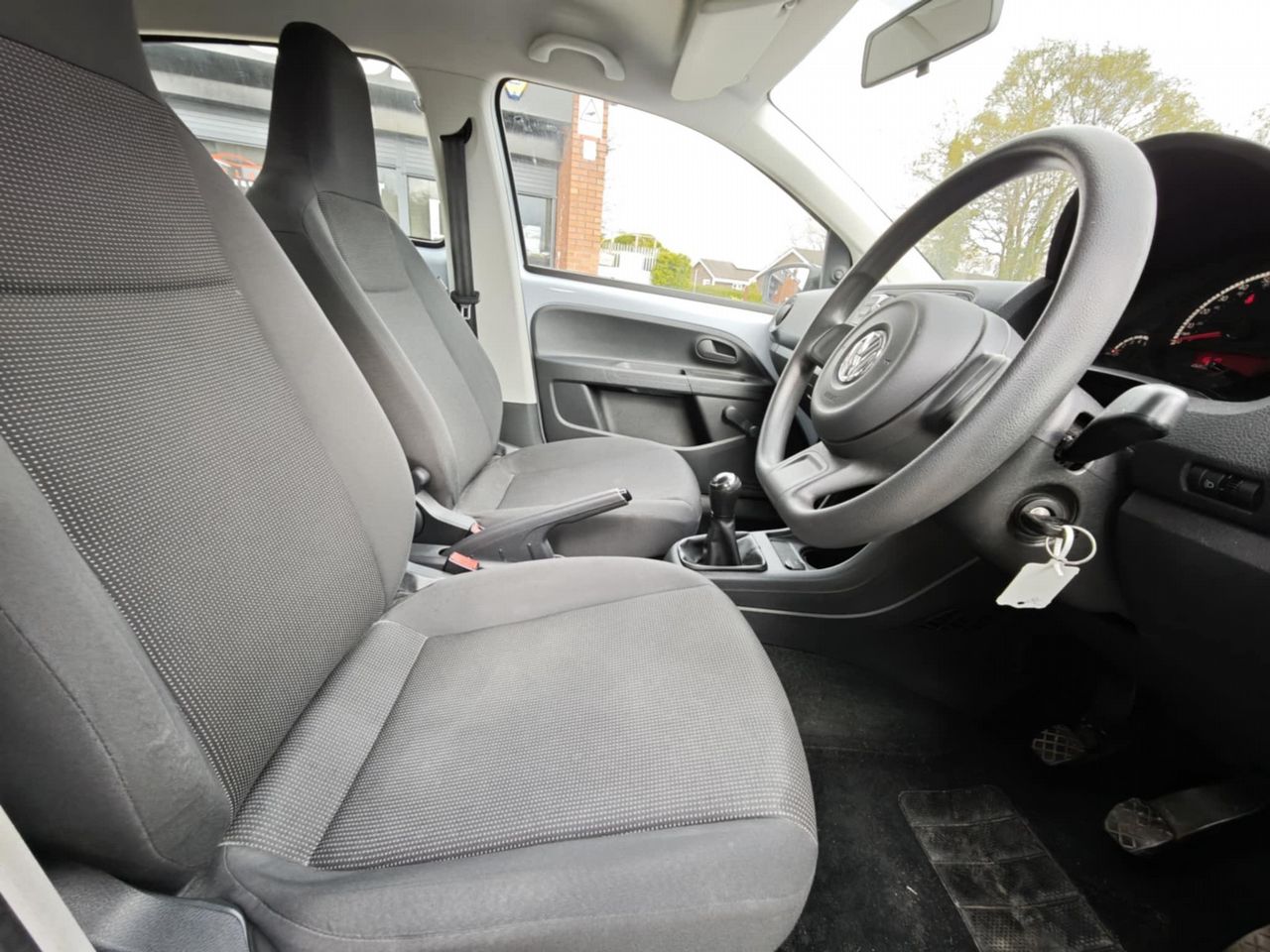 Volkswagen up! 1.0 Take up! Euro 5 5dr - Picture 14 of 27
