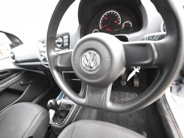 Volkswagen up! 1.0 Take up! Euro 5 5dr (2013) - Picture 15