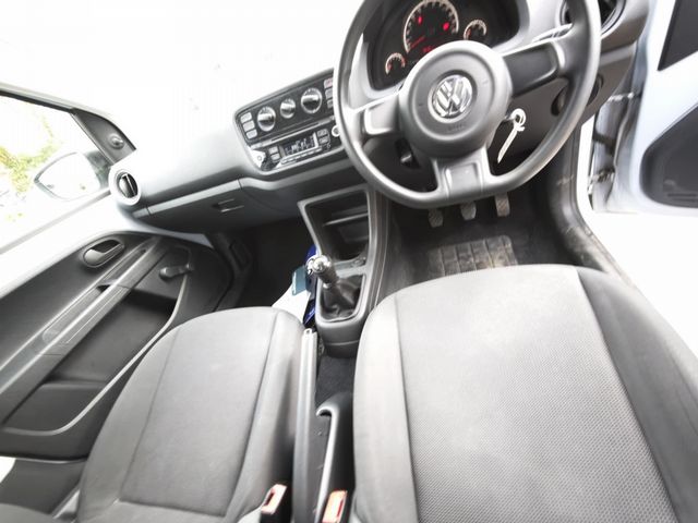 Volkswagen up! 1.0 Take up! Euro 5 5dr (2013) - Picture 17