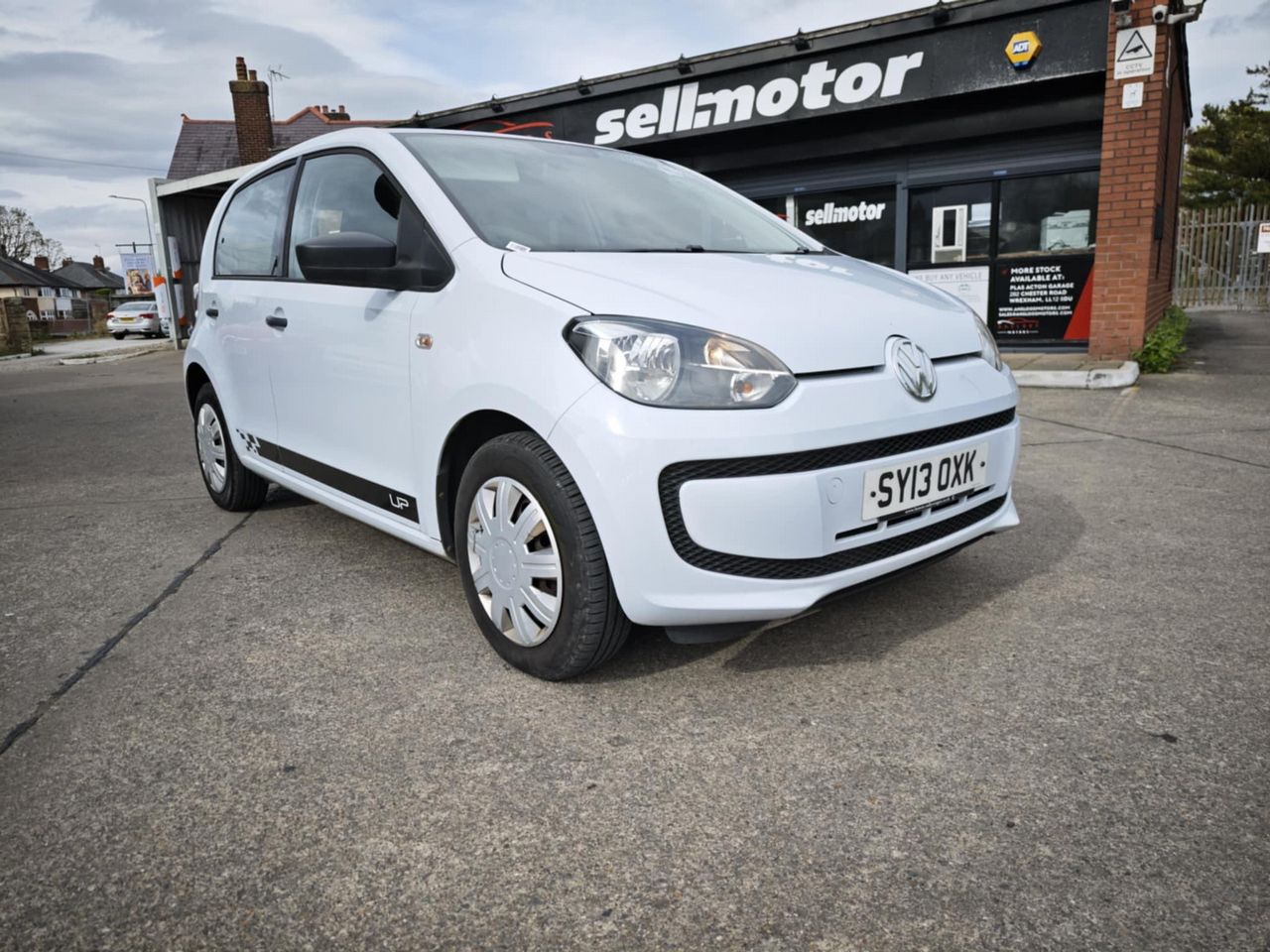 Volkswagen up! 1.0 Take up! Euro 5 5dr - Picture 1 of 27