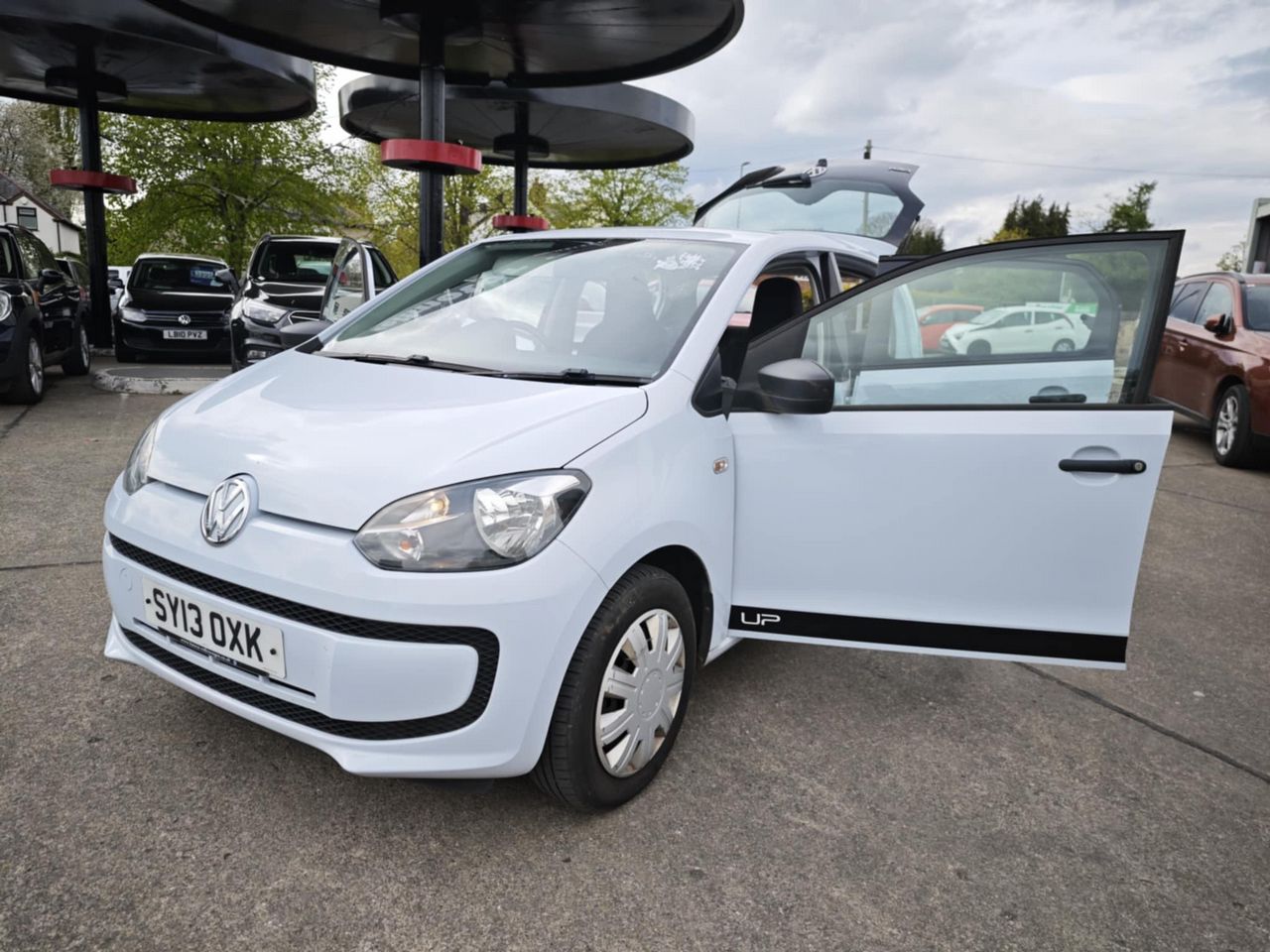 Volkswagen up! 1.0 Take up! Euro 5 5dr - Picture 23 of 27