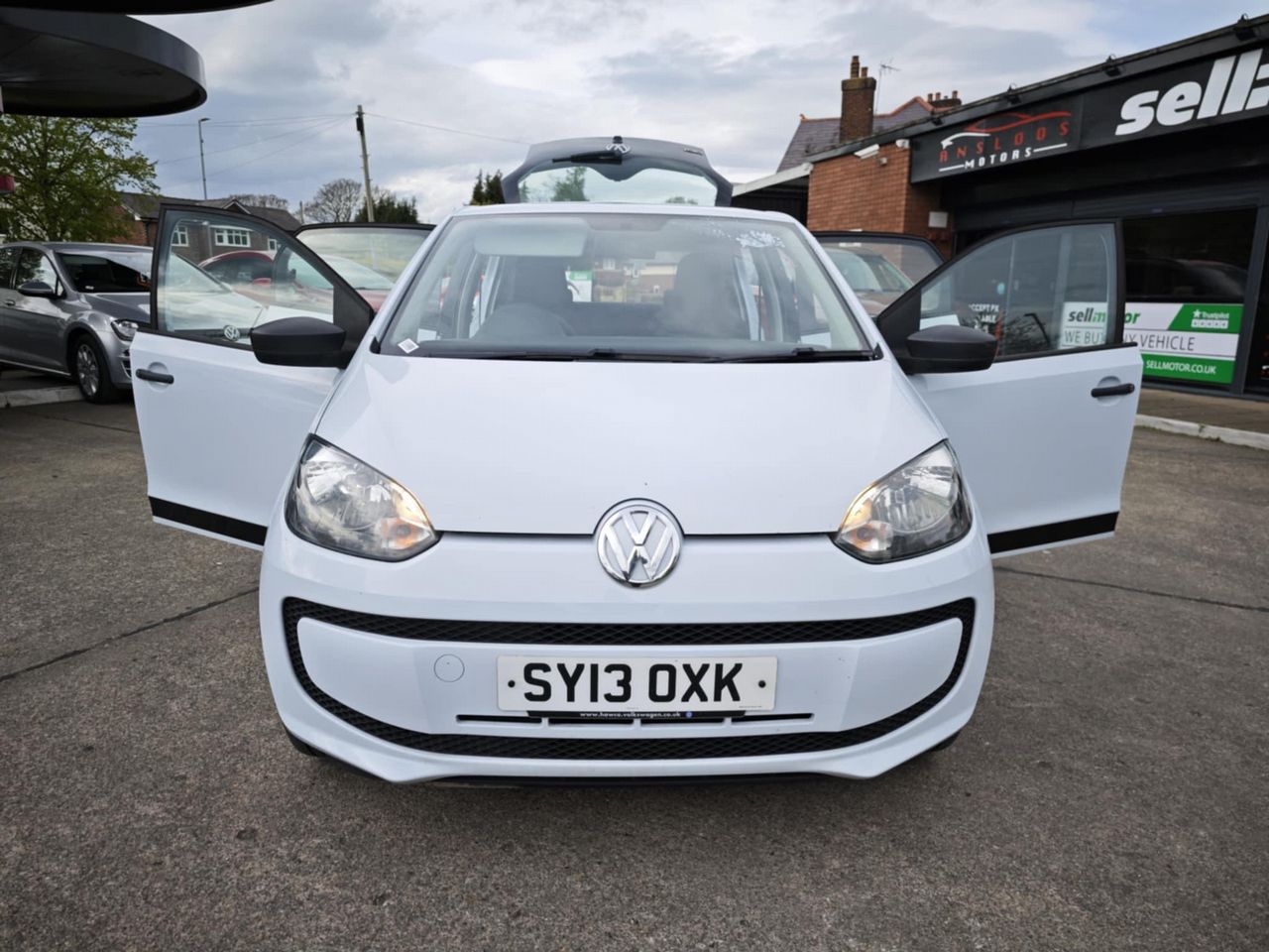 Volkswagen up! 1.0 Take up! Euro 5 5dr - Picture 25 of 27