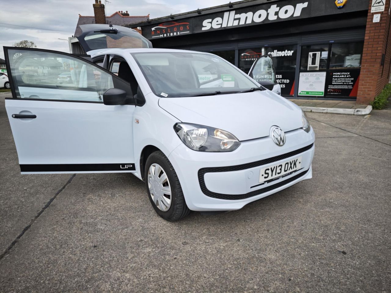 Volkswagen up! 1.0 Take up! Euro 5 5dr - Picture 26 of 27