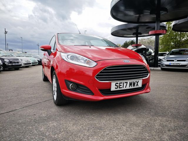 Ford Fiesta 1.25 Zetec Euro 6 3dr (2017) - Picture 2