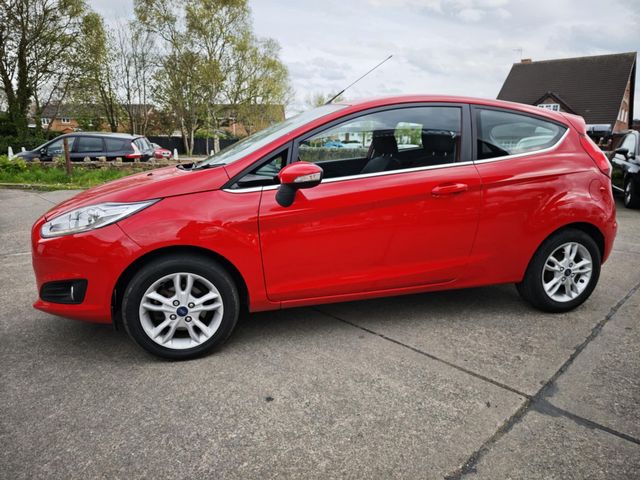 Ford Fiesta 1.25 Zetec Euro 6 3dr (2017) - Picture 5