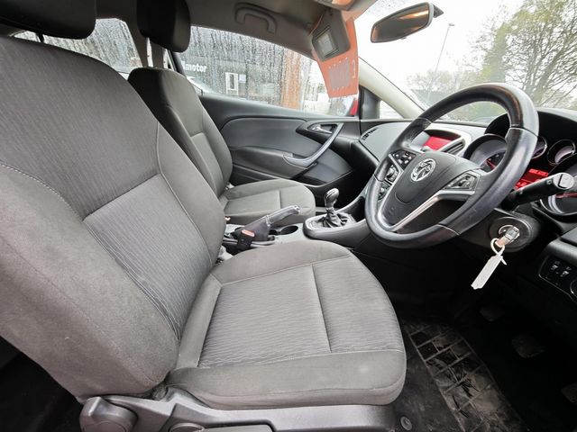Vauxhall Astra GTC 1.4T 16V Sport Euro 5 (s/s) 3dr (2015) - Picture 12