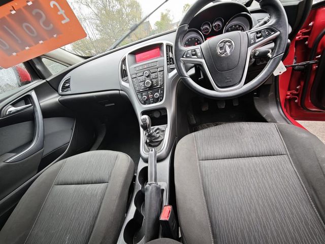 Vauxhall Astra GTC 1.4T 16V Sport Euro 5 (s/s) 3dr (2015) - Picture 14