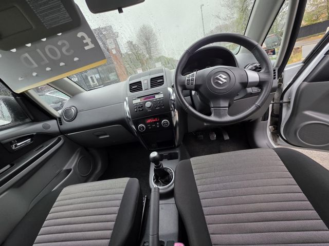 Suzuki SX4 1.6 SZ5 4Grip Euro 5 5dr (2012) - Picture 14