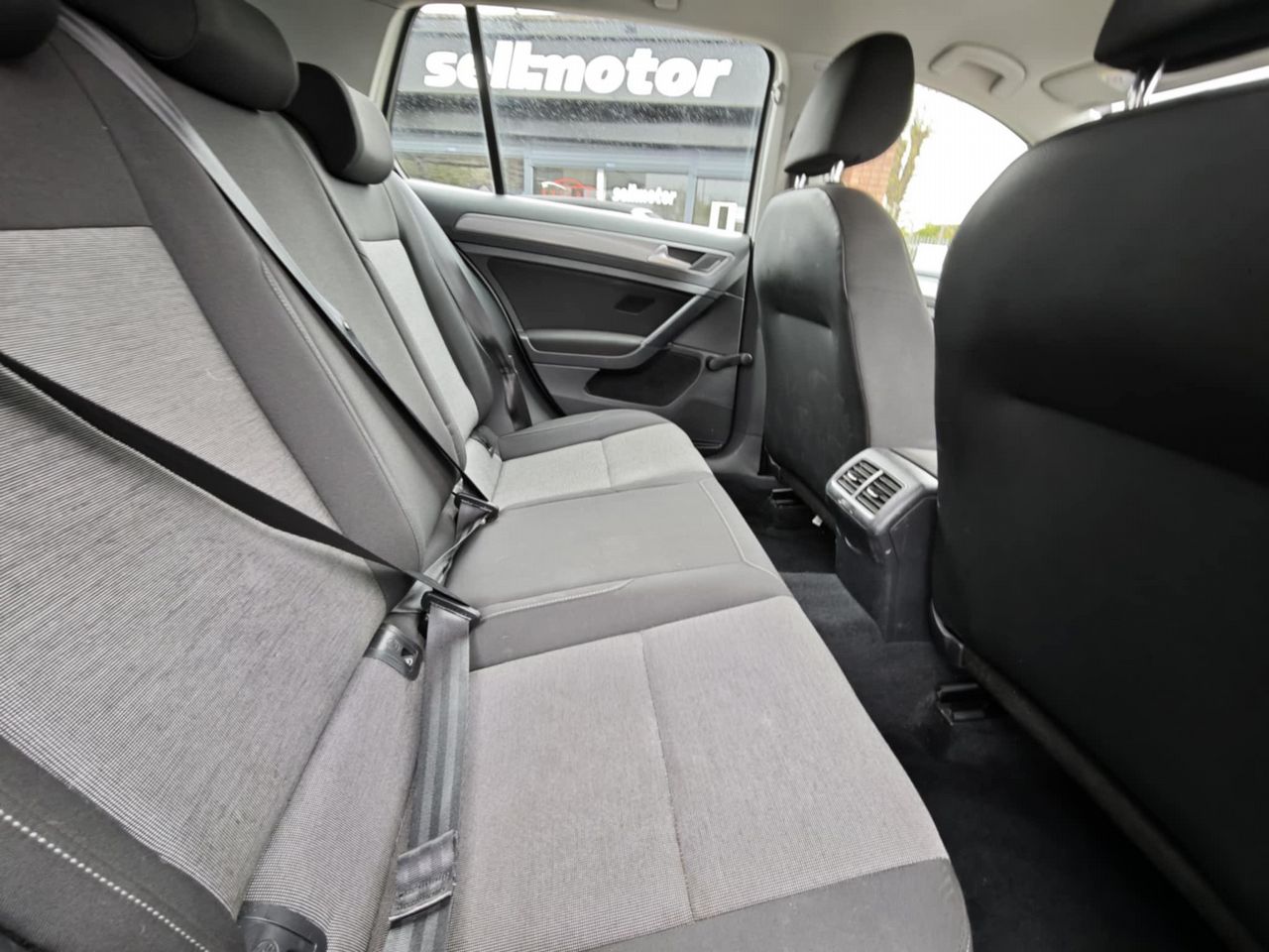 Volkswagen Golf 1.6 TDI BlueMotion Tech S Euro 5 (s/s) 5dr - Picture 12 of 19