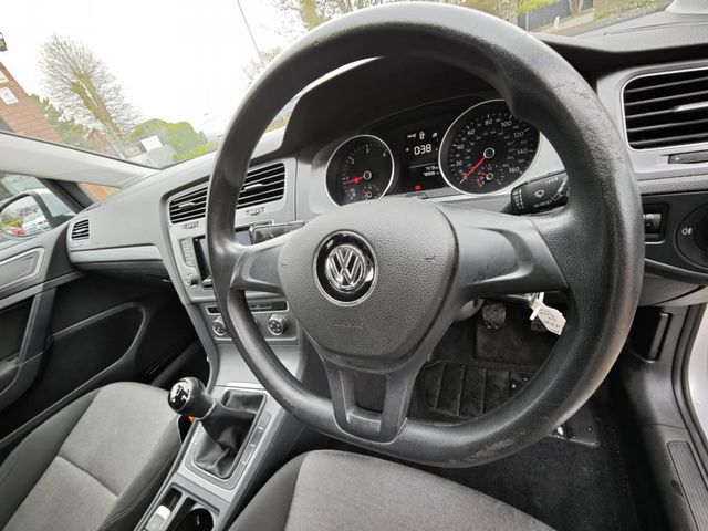 Volkswagen Golf 1.6 TDI BlueMotion Tech S Euro 5 (s/s) 5dr (2013) - Picture 15