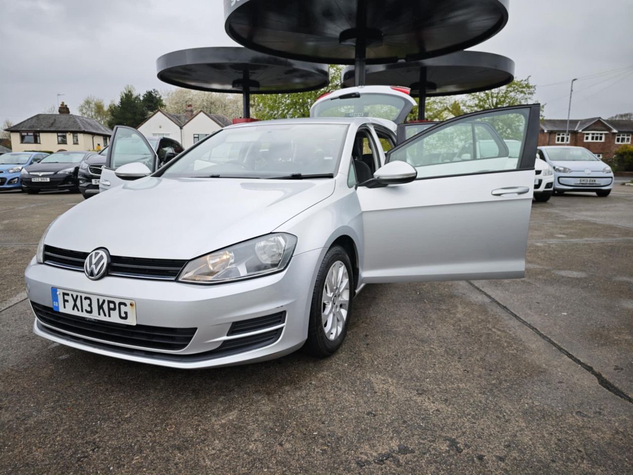 Volkswagen Golf 1.6 TDI BlueMotion Tech S Euro 5 (s/s) 5dr - Picture 17 of 19