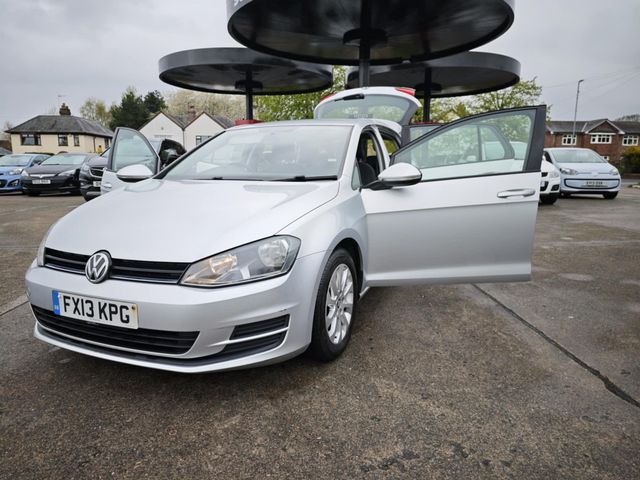 Volkswagen Golf 1.6 TDI BlueMotion Tech S Euro 5 (s/s) 5dr (2013) - Picture 17