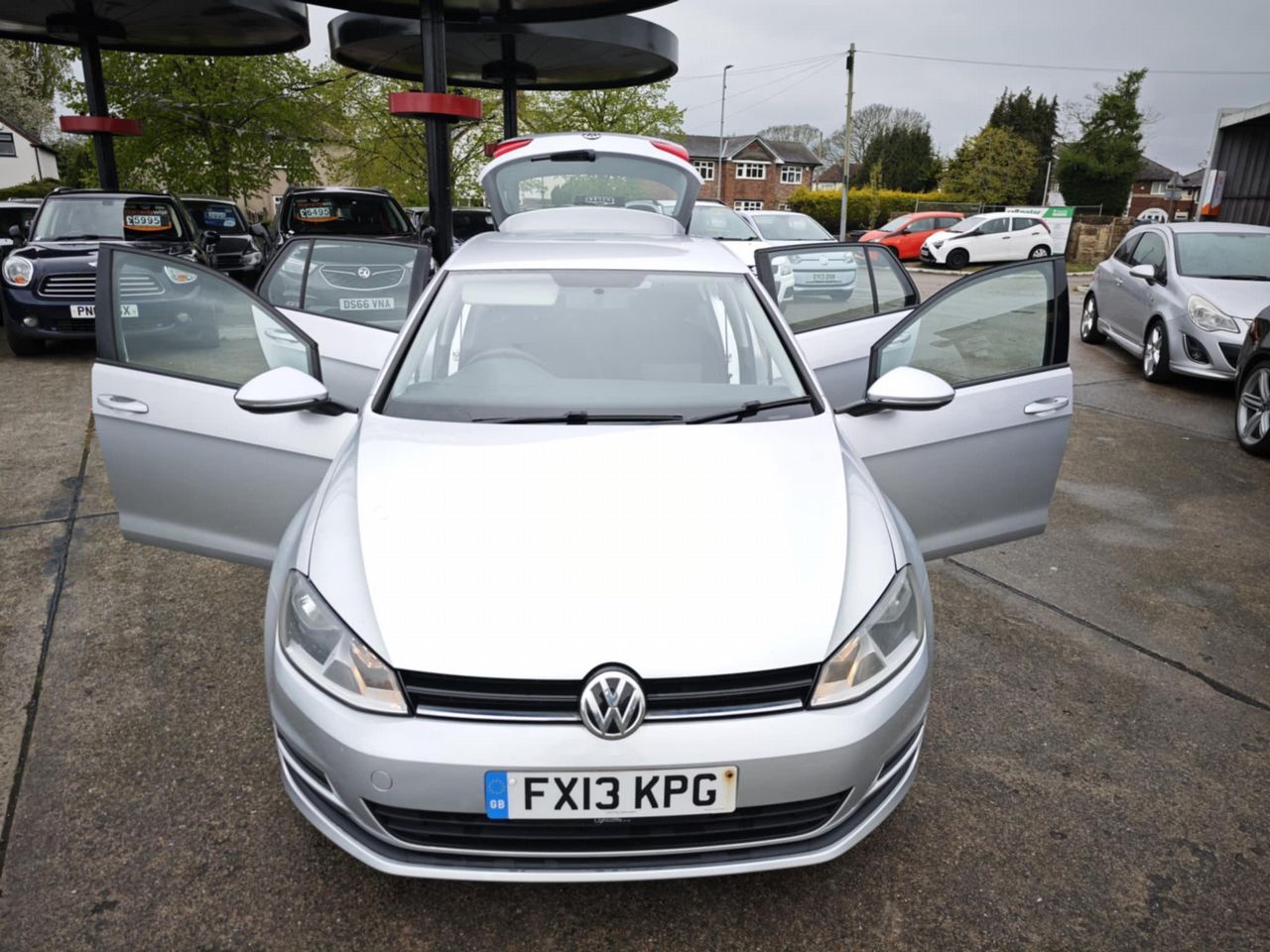 Volkswagen Golf 1.6 TDI BlueMotion Tech S Euro 5 (s/s) 5dr - Picture 18 of 19
