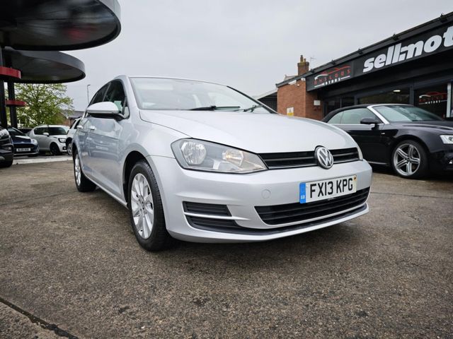 Volkswagen Golf 1.6 TDI BlueMotion Tech S Euro 5 (s/s) 5dr (2013) - Picture 3