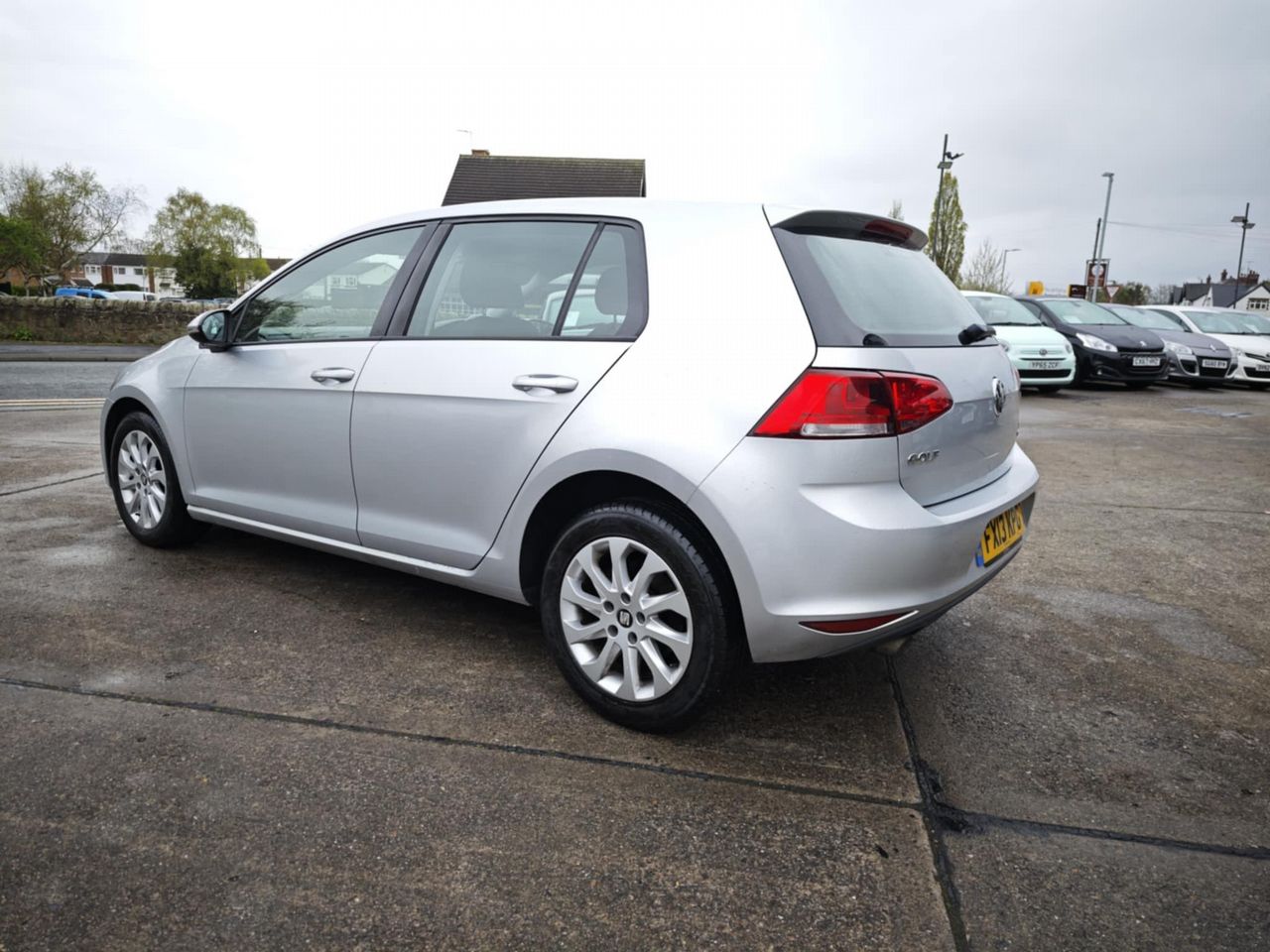 Volkswagen Golf 1.6 TDI BlueMotion Tech S Euro 5 (s/s) 5dr - Picture 5 of 19