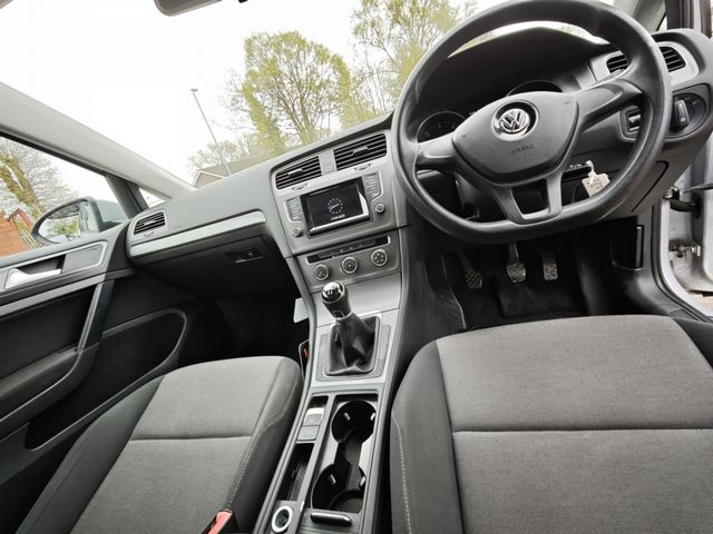 Volkswagen Golf 1.6 TDI BlueMotion Tech S Euro 5 (s/s) 5dr (2013) - Picture 9