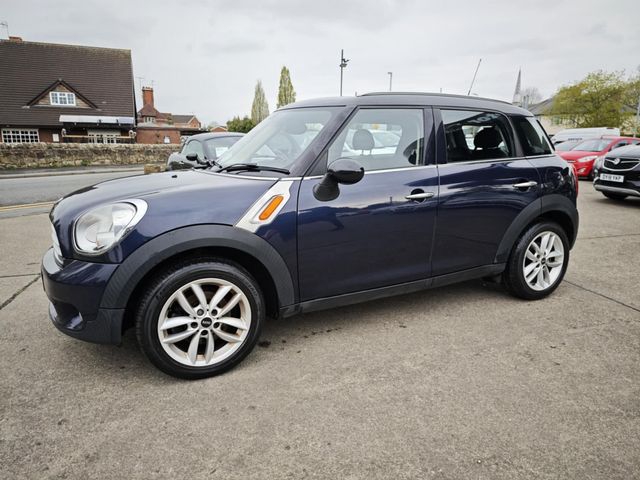 MINI Countryman 1.6 Cooper Euro 5 (s/s) 5dr (2011) - Picture 11