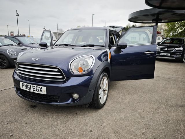 MINI Countryman 1.6 Cooper Euro 5 (s/s) 5dr (2011) - Picture 13