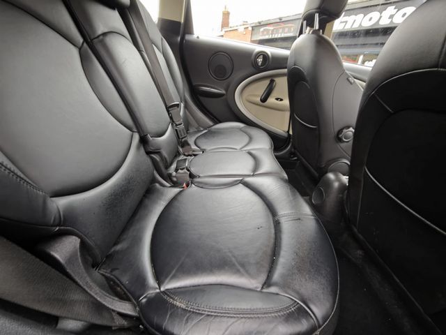MINI Countryman 1.6 Cooper Euro 5 (s/s) 5dr (2011) - Picture 15