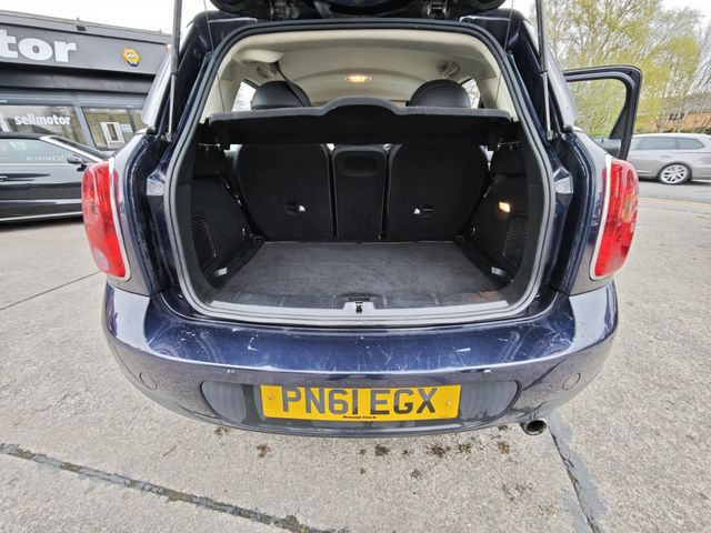 MINI Countryman 1.6 Cooper Euro 5 (s/s) 5dr (2011) - Picture 17