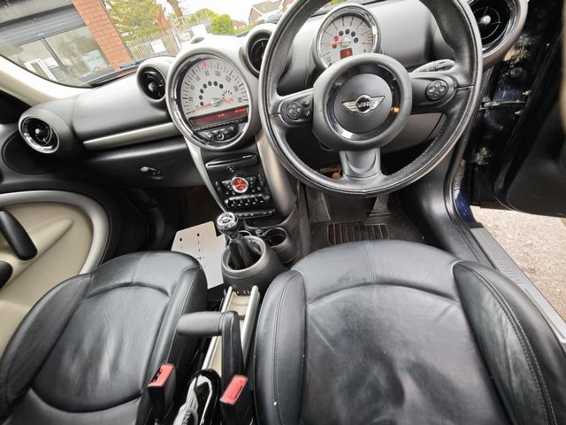 MINI Countryman 1.6 Cooper Euro 5 (s/s) 5dr (2011) - Picture 20