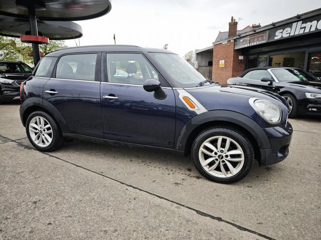 MINI Countryman 1.6 Cooper Euro 5 (s/s) 5dr (2011) - Picture 4