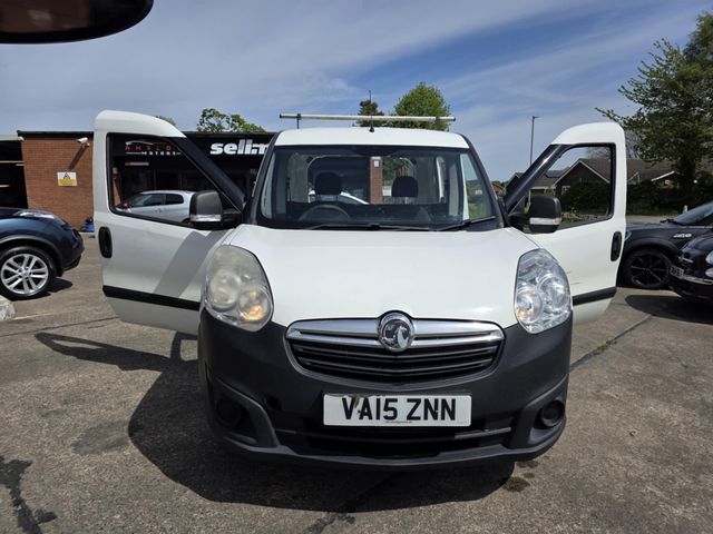 Vauxhall Combo 1.3 CDTi 2000 ecoFLEX 16v FWD L1 H1 (s/s) 3dr (2015) - Picture 17