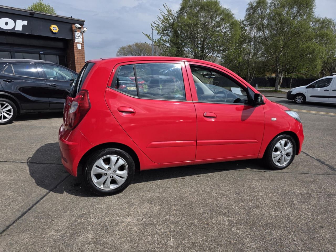 Hyundai i10 1.2 Active Euro 5 5dr - Picture 2 of 14