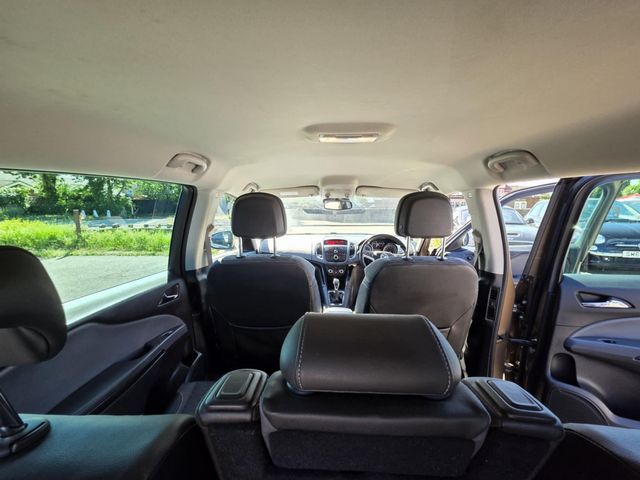 Vauxhall Zafira Tourer 2.0 CDTi SE Euro 5 5dr (2014) - Picture 11