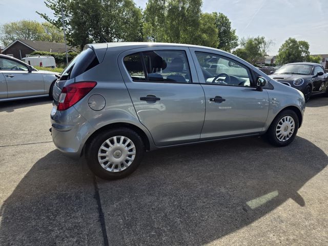 Vauxhall Corsa 1.0i ecoFLEX 12v S 5dr (2011) - Picture 5