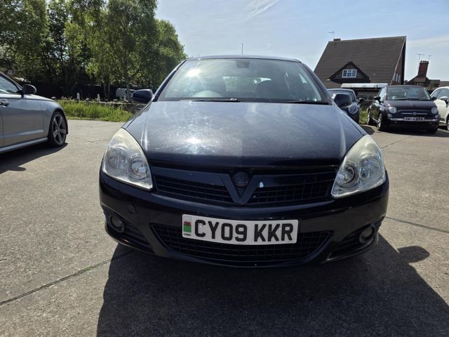 Vauxhall Astra 1.7 CDTi ecoFLEX Active 5dr (2009) - Picture 2