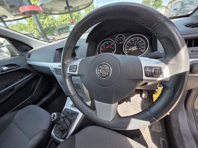 Vauxhall Astra 1.7 CDTi ecoFLEX Active 5dr (2009) - Picture 9