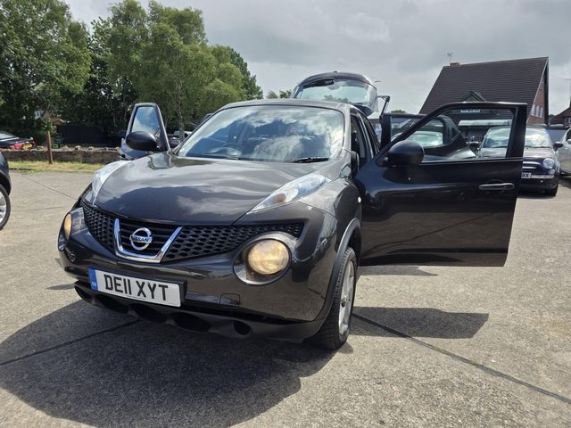 Nissan Juke 1.6 Visia Euro 5 5dr (2011) - Picture 17