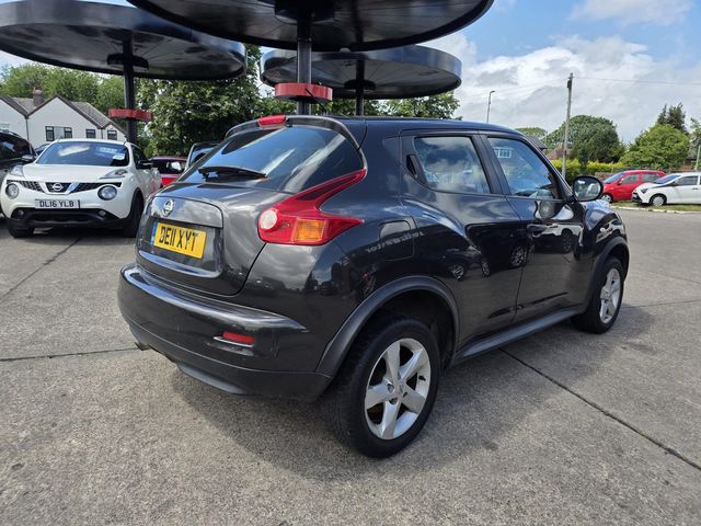 Nissan Juke 1.6 Visia Euro 5 5dr (2011) - Picture 8