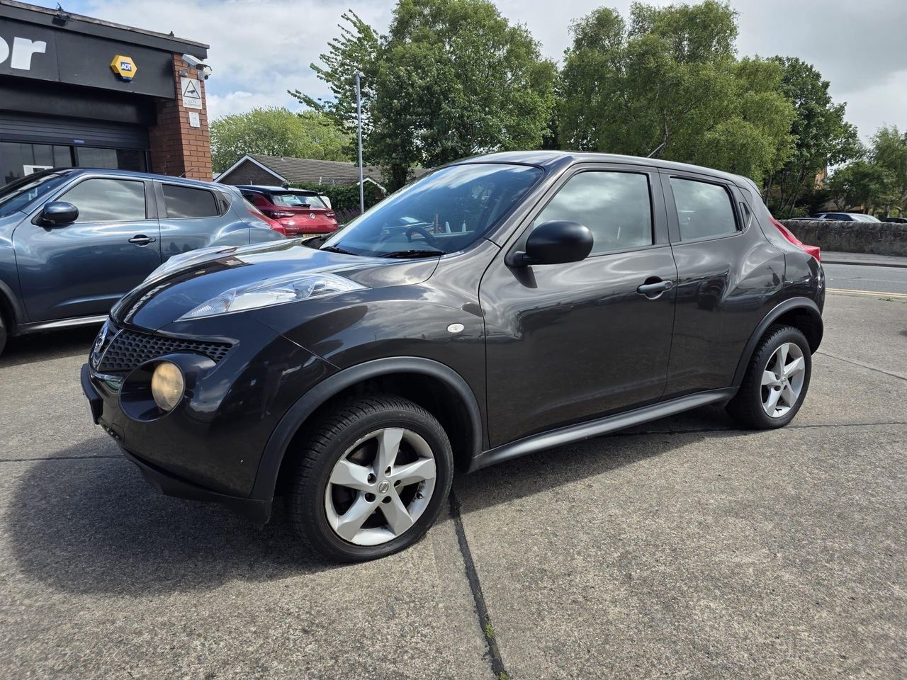 Nissan Juke 1.6 Visia Euro 5 5dr - Picture 3 of 20