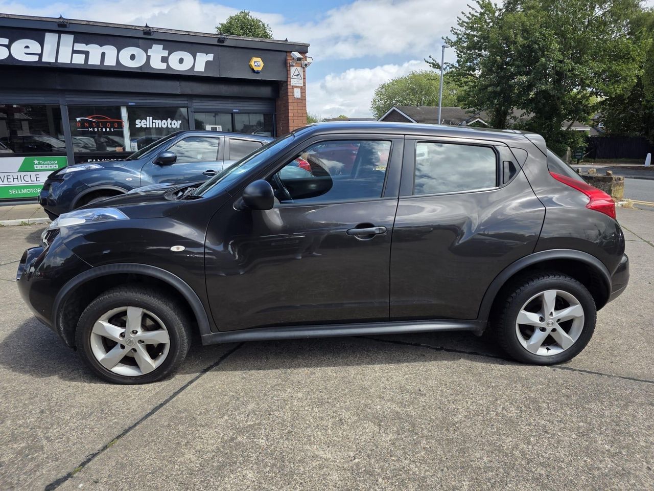Nissan Juke 1.6 Visia Euro 5 5dr - Picture 4 of 20