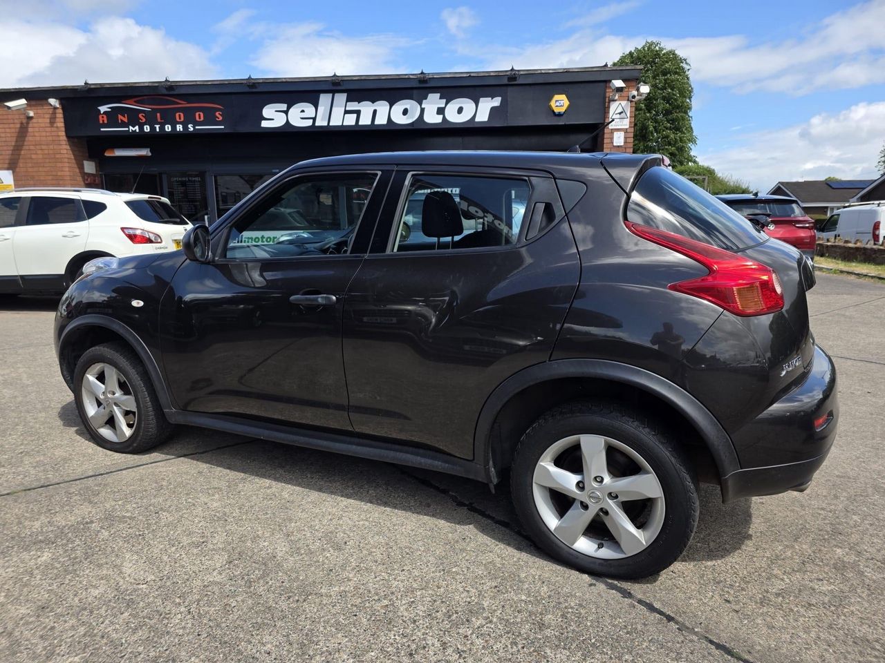 Nissan Juke 1.6 Visia Euro 5 5dr - Picture 5 of 20
