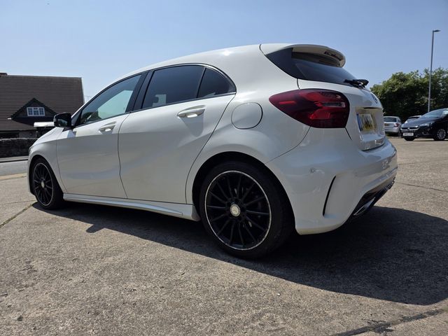 Mercedes-Benz A Class 2.1 A200d AMG Line (Premium) 7G-DCT Euro 6 (s/s) 5dr (2016) - Picture 7
