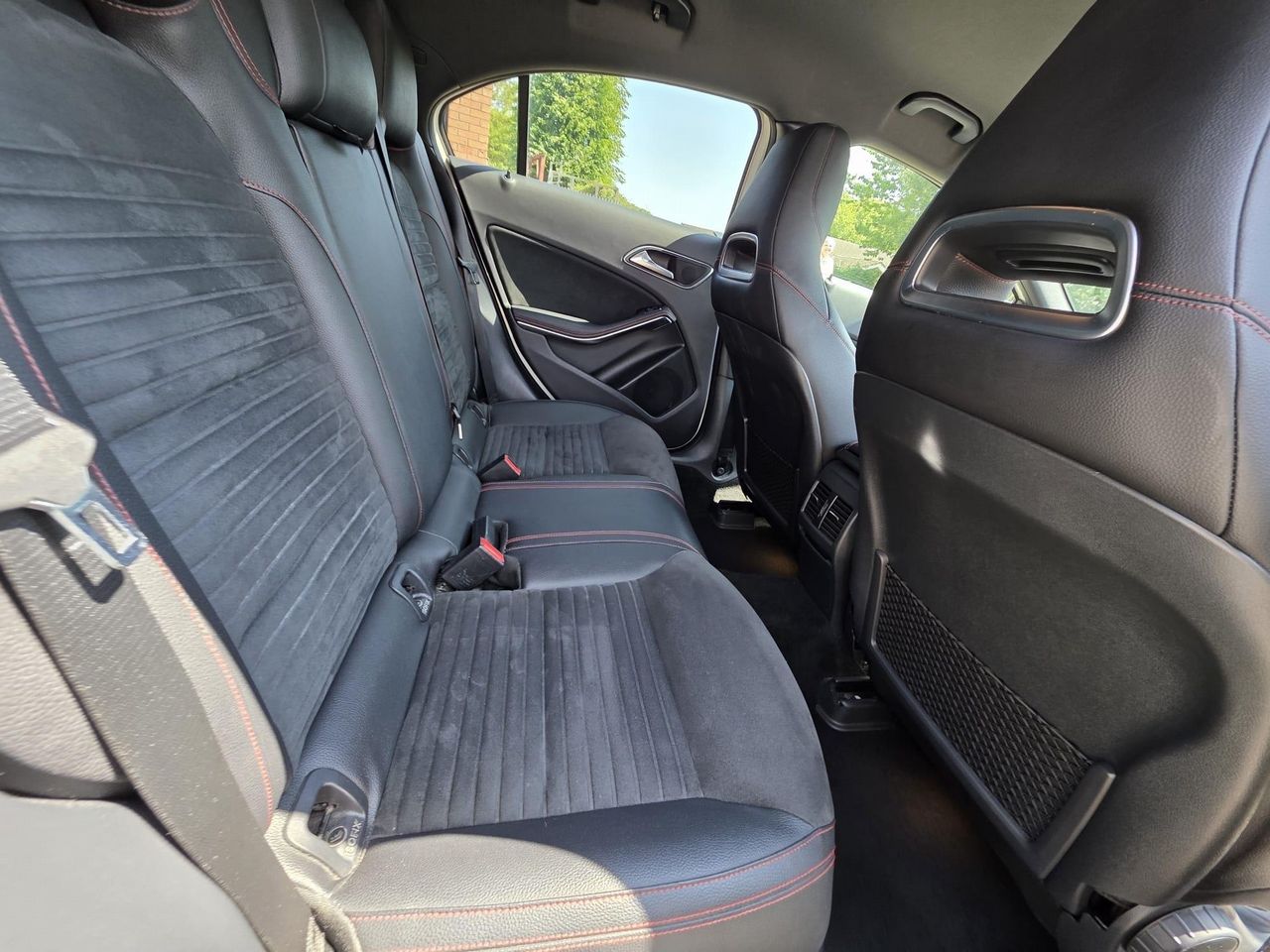 Mercedes-Benz A Class 2.1 A200d AMG Line (Premium) 7G-DCT Euro 6 (s/s) 5dr - Picture 14 of 22